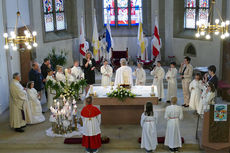 Feier der 1. Heiligen Kommunion in Sankt Crescentius (Foto: Karl-Franz Thiede)